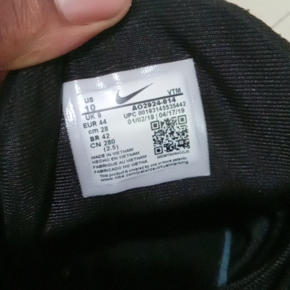 Blue black and red airmax 720 - Picture 4 of 4